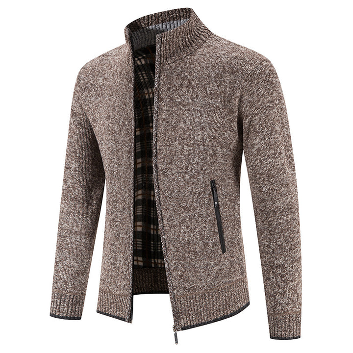 Herren Strickjacke mit hohem Kragen und praktischen Reißverschlusstaschen Echoarchiv