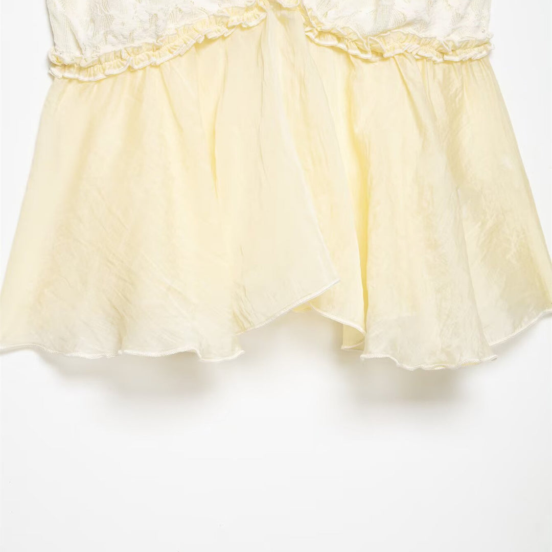 Damen Spitzen-Cami-Top mit zarter Rüsche und fließendem Schnitt Echo Archiv