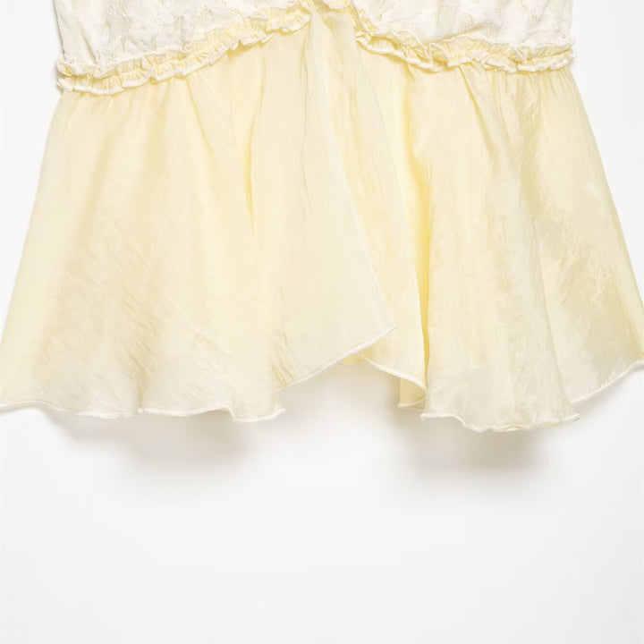 Damen Spitzen-Cami-Top mit zarter Rüsche und fließendem Schnitt Echo Archiv
