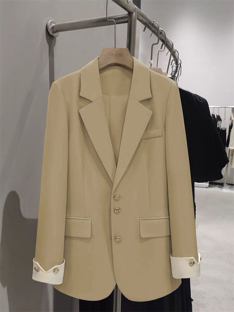 Damen Eleganter Blazer mit goldenen Knopfdetails Echo Archiv