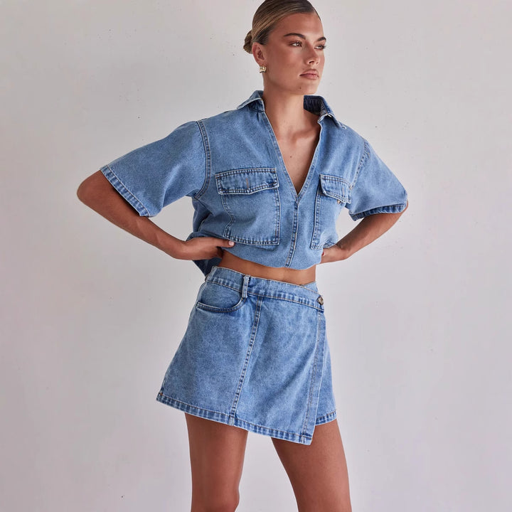 Damen Denim-Kurzjacke mit passendem Rock im lässigen Stil Echo Archiv