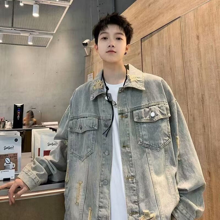 Herren Oversized Denim-Jeansjacke im Vintage-Look mit Distressed-Details und aufgesetzten Pattentaschen Echoarchiv