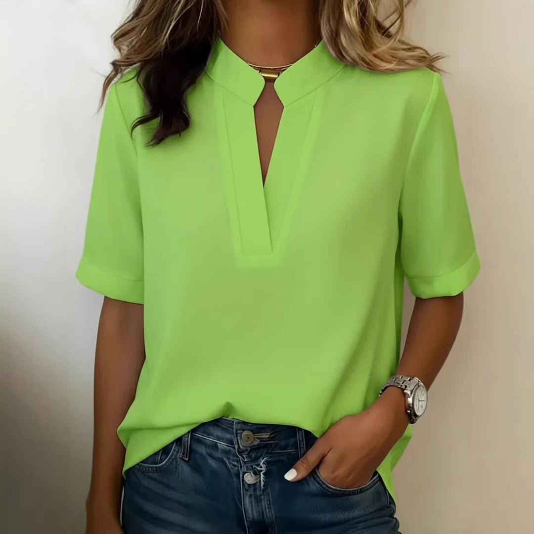 Damen Legeres Oberteil mit modernen Cut-Out-Details Echo Archiv