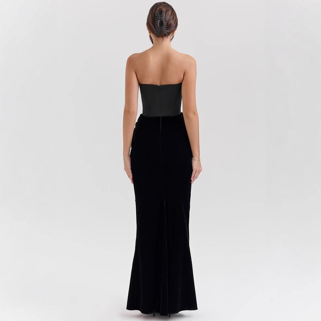 Damen Elegantes langes Abendkleid mit trägerlosem Oberteil und figurbetontem Schnitt Echo Archiv