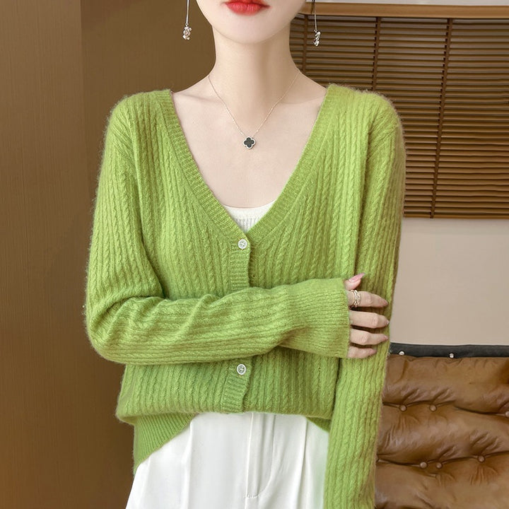 Damen Kurzgeschnittener Feinstrick-Cardigan mit V‑Ausschnitt, feiner Rippenstruktur und Perlmuttknöpfen Echoarchiv