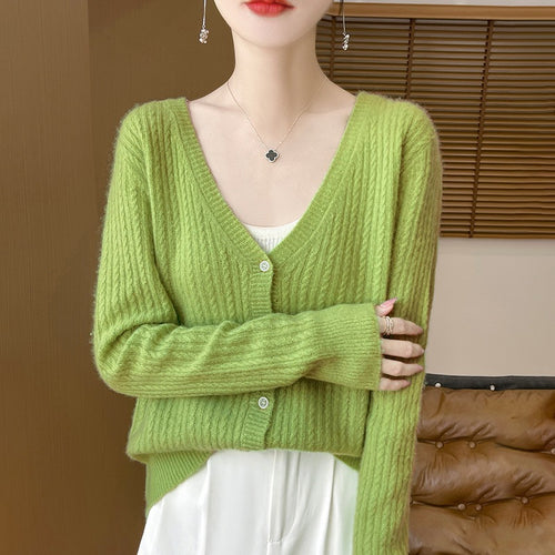 Damen Kurzgeschnittener Feinstrick-Cardigan mit V‑Ausschnitt, feiner Rippenstruktur und Perlmuttknöpfen Echoarchiv