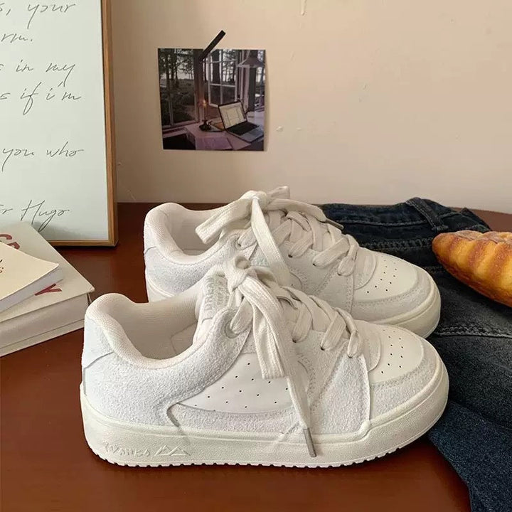Damen Sneakers im modernen minimalistischen Design mit atmungsaktiven Oberflächen und gepolsterter Innensohle Echo Archiv