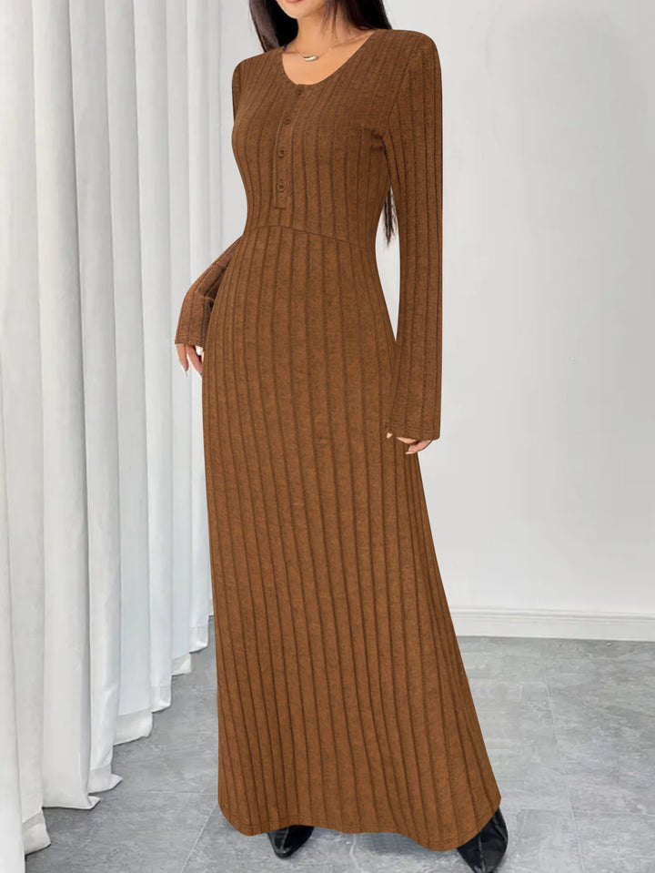 Damen Geripptes Maxi-Strickkleid mit Taillennaht und Knopfleiste Echoarchiv