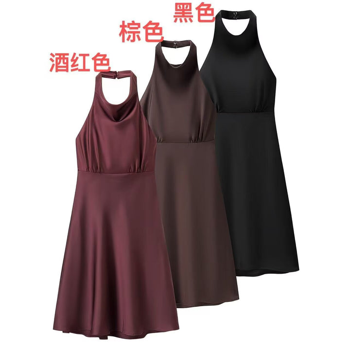 Damen Halterkleid mit schwingendem Rock und elegantem, fließendem Schnitt Echo Archiv