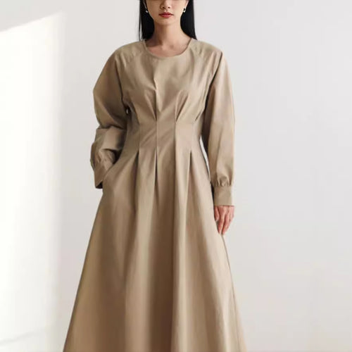 Damen Maxikleid mit Taillenabnähern, Rundhalsausschnitt und voluminösen Manschetten Echoarchiv