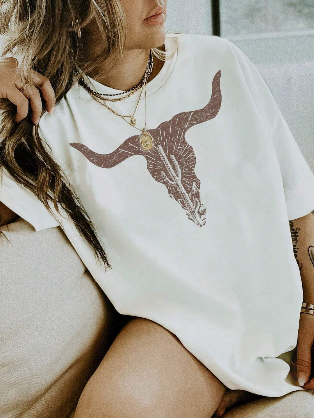 Damen T-Shirt mit künstlerischem Skelettmotiv und einzigartigem Druck Echo Archiv