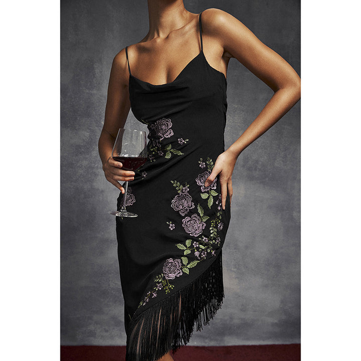 Damen elegantes Hochzeitskleid mit Blumenapplikationen und Fransen Echo Archiv