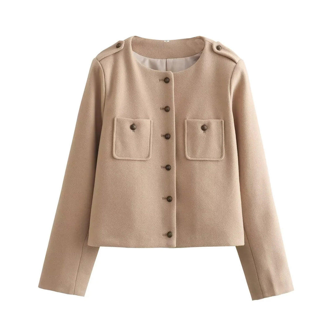 Damen kurze Wolloptik-Jacke mit Rundhalsausschnitt, aufgesetzten Pattentaschen und Schulterpatten – Célinea