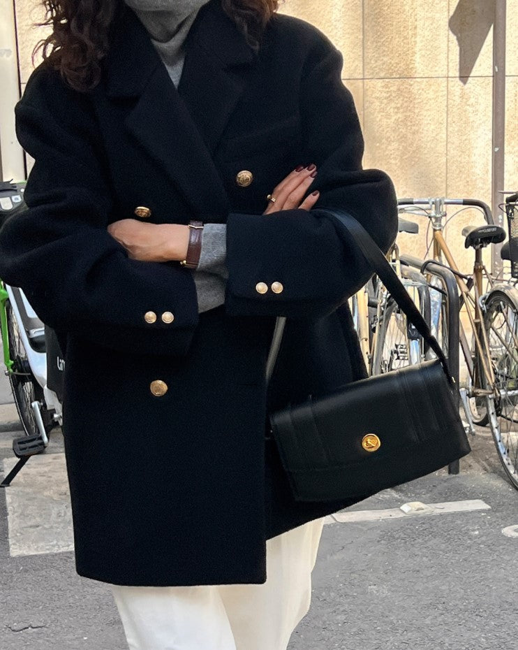 Damen Modischer Oversized-Blazer mit goldenen Knöpfen Echoarchiv