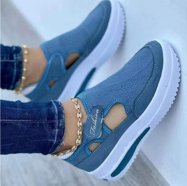 Damen Slip-On Keil-Sneaker mit luftiger Strickoberseite, Cut-Out-Details und Klettverschluss Echo Archiv