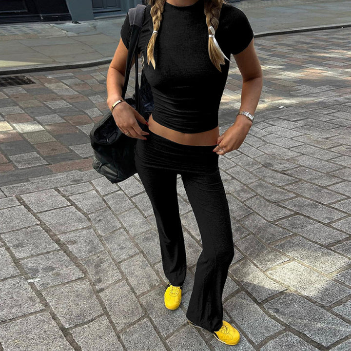Damen Sportliches Set mit cropped Oberteil und ausgestellten Hosen Echo Archiv