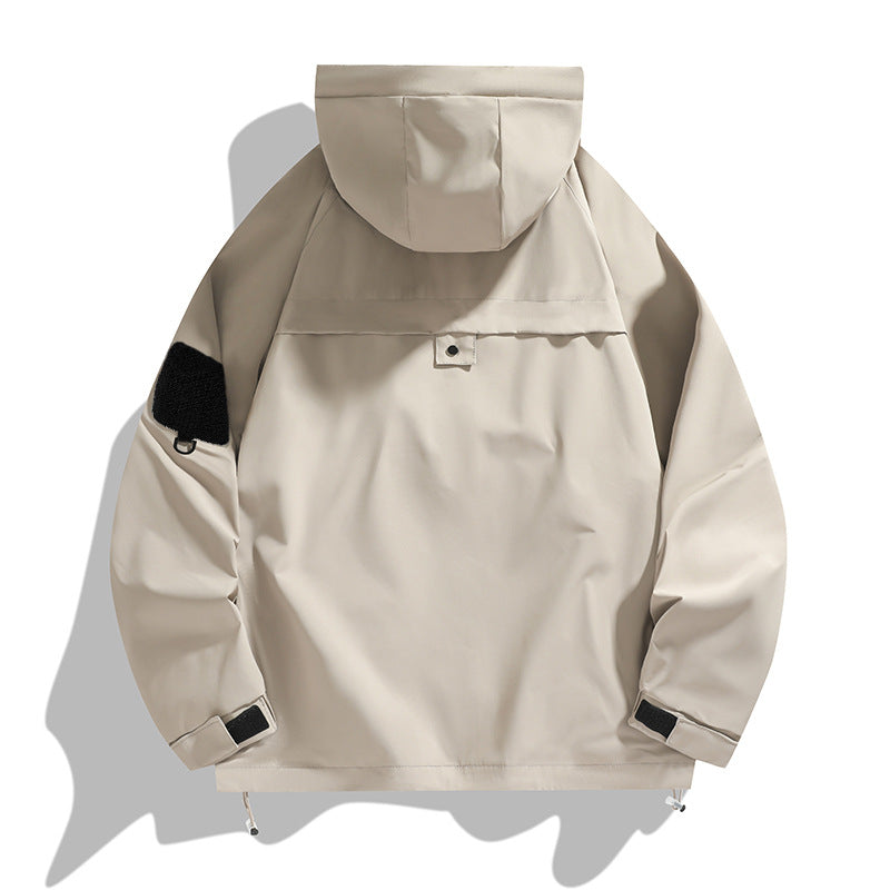 Herren leichte Outdoor-Jacke mit modernen Taschen und verstellbarem Kapuzenkragen Echoarchiv