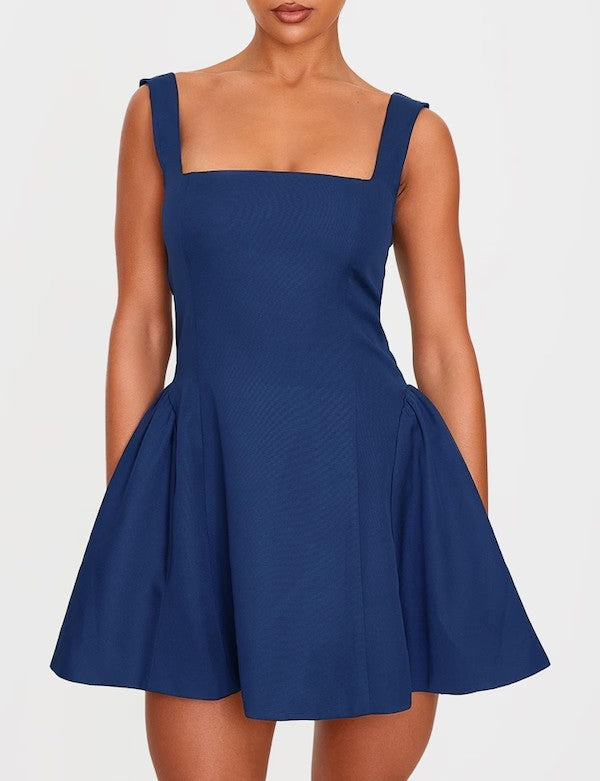 Damen A-Linien Kleid mit quadratischem Ausschnitt und angeschnittenen Taschen Echo Archiv