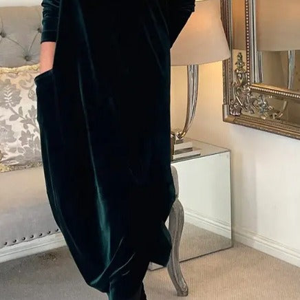 Damen Elegantes Samt Maxi Kleid mit Hohem Rollkragen, Seitentaschen und Lockere Silhouette Echoarchiv
