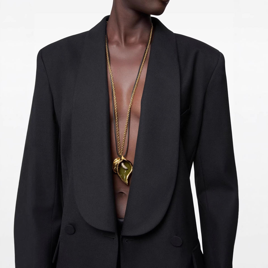 Damen Oversized Smoking-Longblazer mit tiefem Schalkragen und verlängerter Schulterlinie Echoarchiv