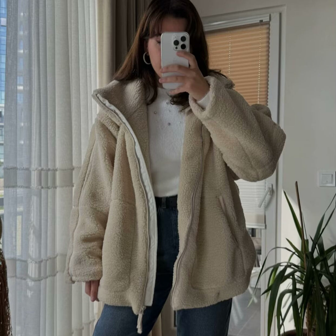 Damen Teddy-Fleece-Jacke mit Stehkragen und Lederoptik-Details Echo Archiv