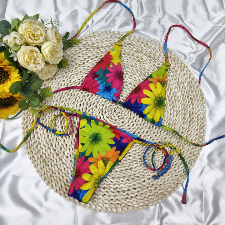 Damen Triangel-Bikini mit verstellbaren Bändern und elegantem minimalistischem Design Echo Archiv