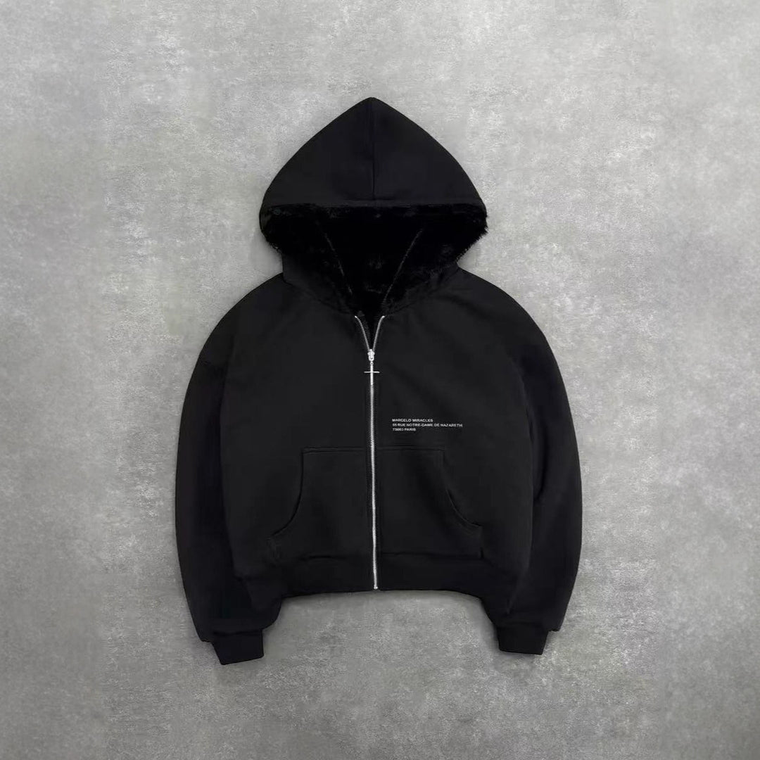Unisex Kapuzen-Sweatjacke mit Kunstfellfutter, verkürztem Schnitt und Kreuz-Reißverschluss Echo Archiv