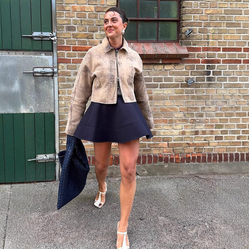 Damen Kurz geschnittene Velourslederjacke in Used‑Optik mit extra langen Ärmeln und Zwei‑Wege‑Reißverschluss Echoarchiv