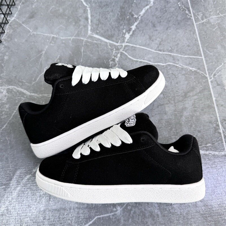 Herren Sportliche Sneakers aus Wildleder Echoarchiv