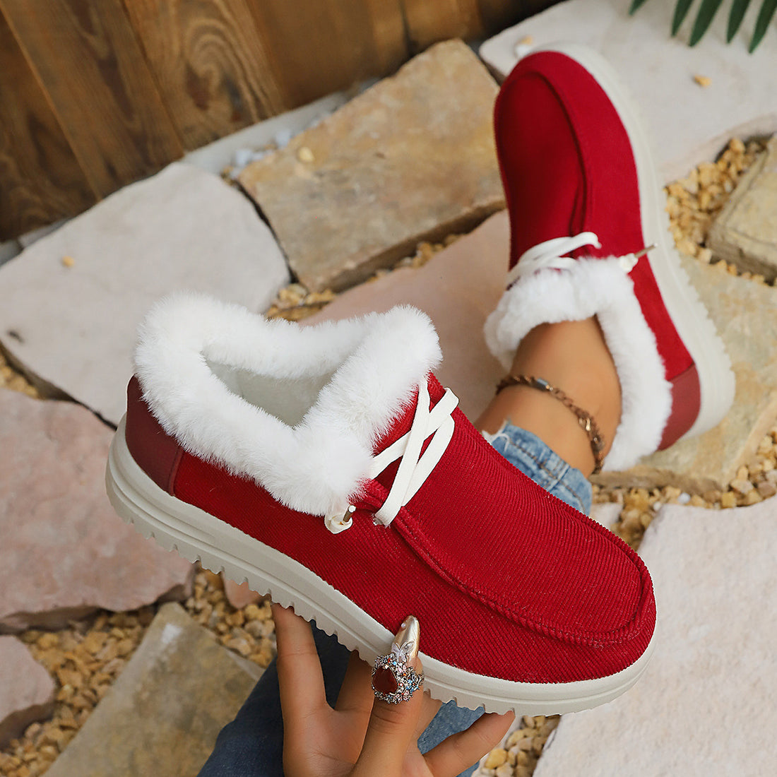 Damen Gefütterte Slip-On-Pantoletten mit Teddyfutter und profilierter Plateau-Sohle Echo Archiv