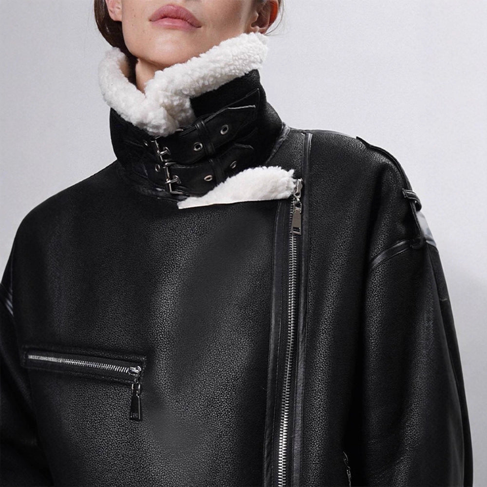 Damen Oversized Bikerjacke mit Teddyfell-Futter und verstellbaren Gürteln Echoarchiv