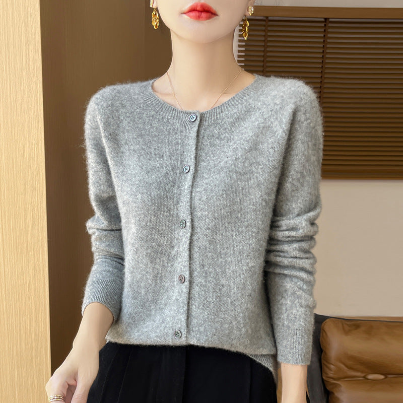 Damen Kuscheliger Kurzcardigan aus Mohair‑Mix mit feiner Schurwollstruktur und Perlmuttknopfleiste Echoarchiv