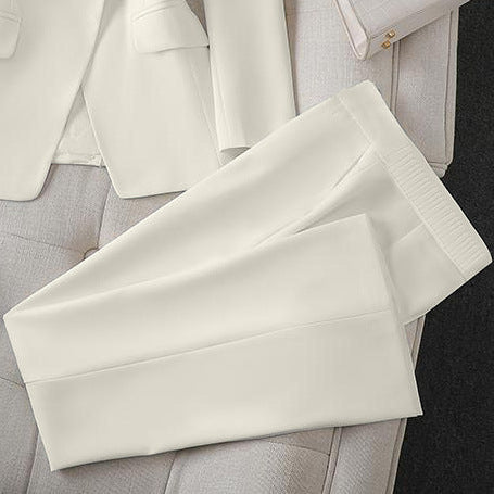 Damen Elegante und gut sitzende Stoffhose Echo Archiv