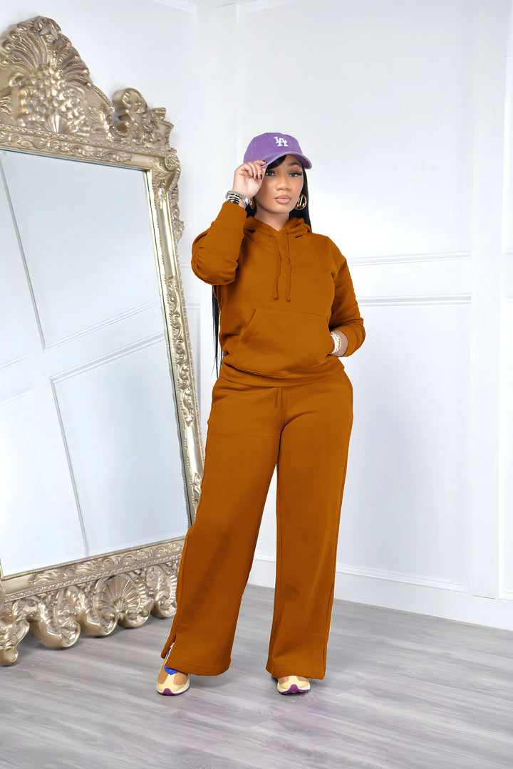 Damen Relax-Loungewear-Set mit weitem Highwaist-Palazzo-Jogger, Kapuzenpullover mit Kängurutasche und seitlichem Saumschlitz – Avérine