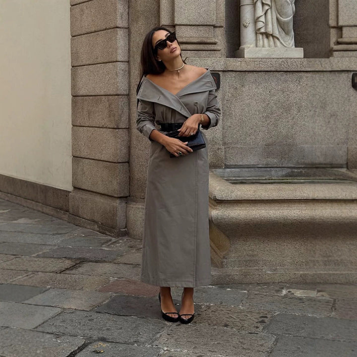 Damen Off-Shoulder Trenchkleid mit doppelreihiger Knopfleiste und tailliertem Lackgürtel Echoarchiv