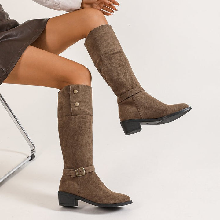 Damen kniehohe Velourslederstiefel mit niedrigem Blockabsatz und Zierriemen – Lioré