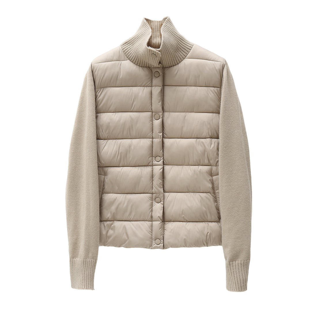 Damen gesteppte Hybridjacke mit wattierter Frontpartie, Feinstrickärmeln und hohem Rippenkragen – Célinea