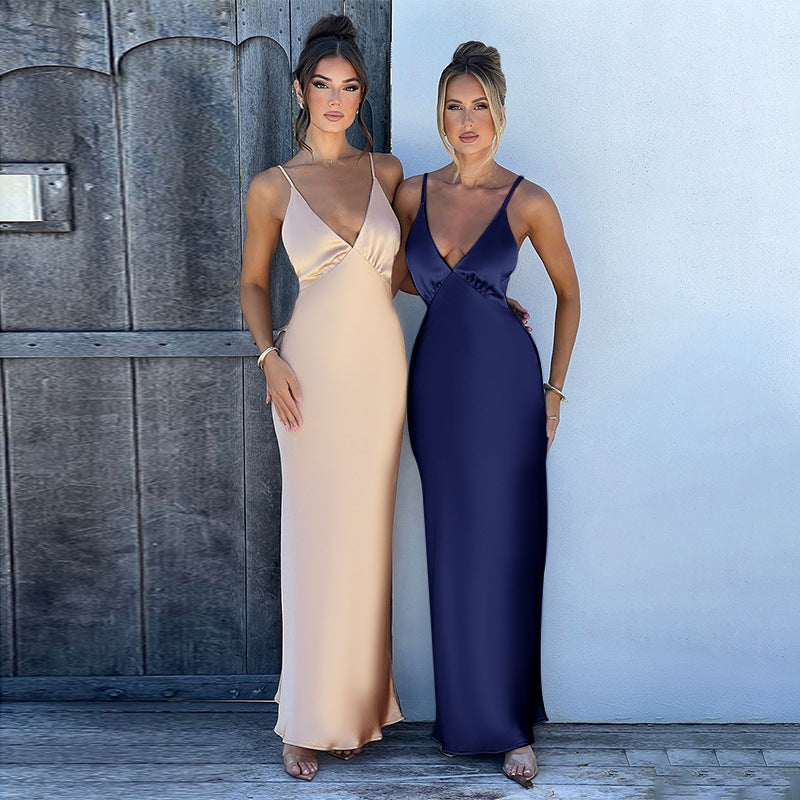 Damen Maxikleid mit elegantem V-Ausschnitt und feinen Spaghettiträgern Echo Archiv