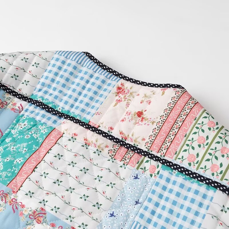 Damen gesteppte Patchwork-Quiltjacke mit Rundhalsausschnitt, Zierborte und Frontknöpfen Echo Archiv