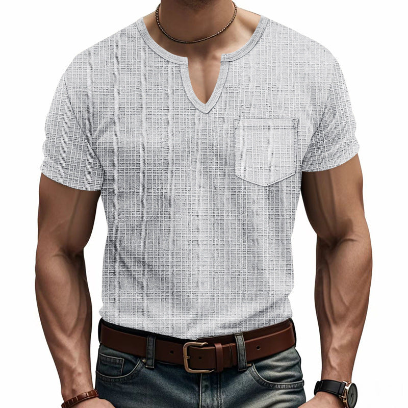 Herren nan Kurzarmshirt mit V-Schlitz-Ausschnitt und aufgesetzter Brusttasche aus strukturiertem Jersey Echo Archiv