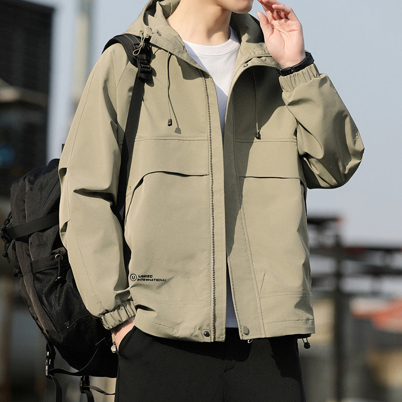 Herren Leichte Kapuzen-Utility-Windjacke mit großen Pattentaschen und elastischen Bündchen Echo Archiv