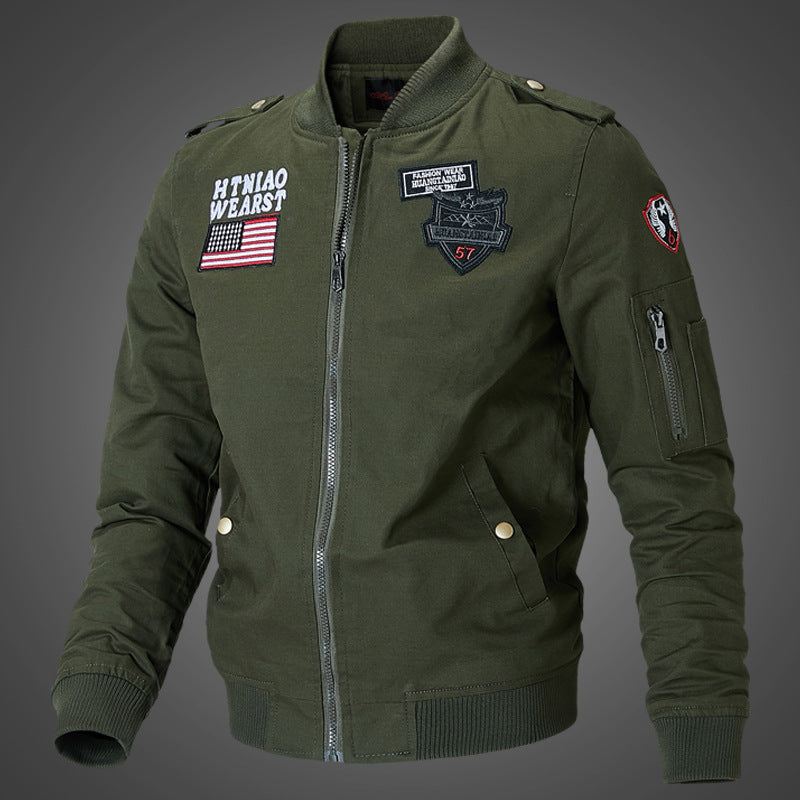 Herren nan militärisch inspirierte Bomberjacke mit gestickten Patches, Ärmeltasche, Schulterpatten und robustem Baumwoll-Twill Echo Archiv