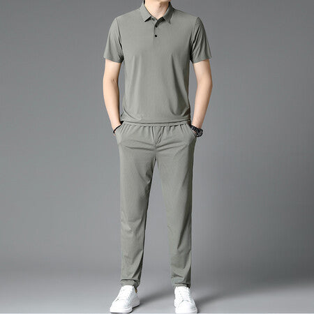 Herren Sportliches Ensemble aus atmungsaktiver Poloshirt und Jogginghose Echoarchiv