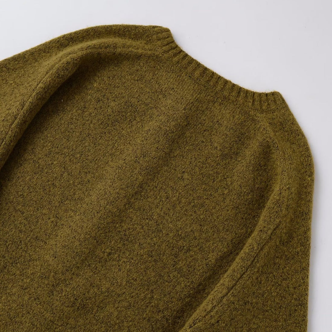 Damen Bouclé-Pullover mit Henley-Knopfleiste und Raglanärmeln Echoarchiv