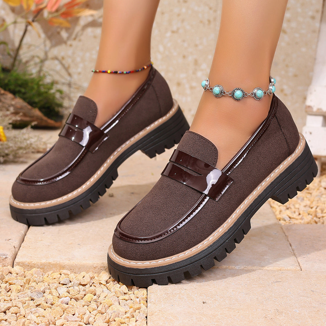 Damen Chunky-Loafer aus Veloursimitat mit Lackdetail und profilierter Lug-Sohle Echo Archiv
