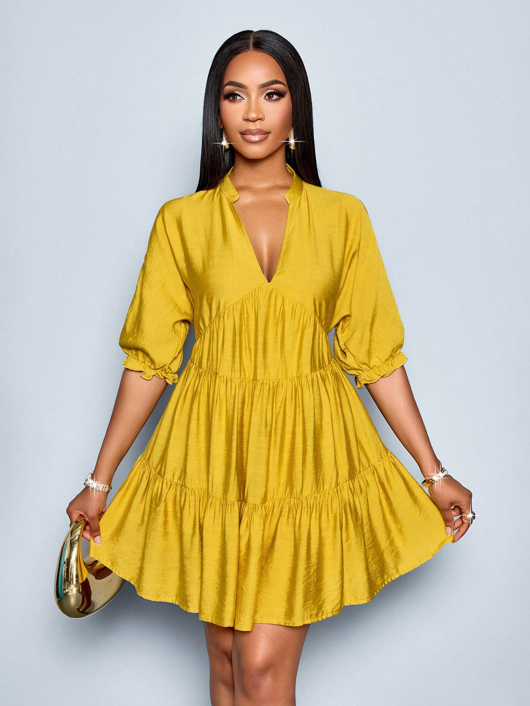 Damen Stufiges Mini‑Kleid mit V‑Ausschnitt und gerafften Dreiviertelärmeln Echo Archiv