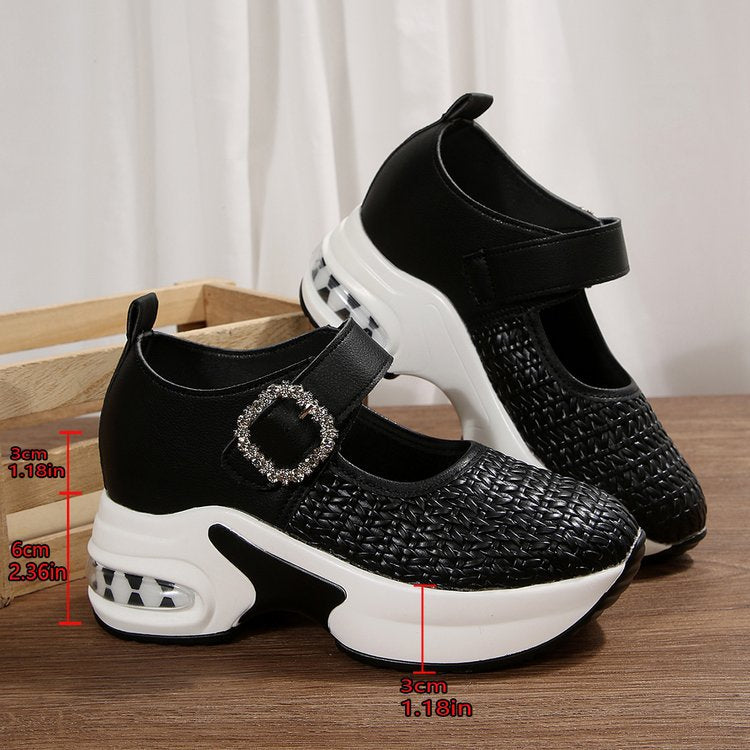 Damen Plateausneaker-Mules mit gestricktem Obermaterial, Schmuckriemen und skulpturierter Luftsohle Echoarchiv