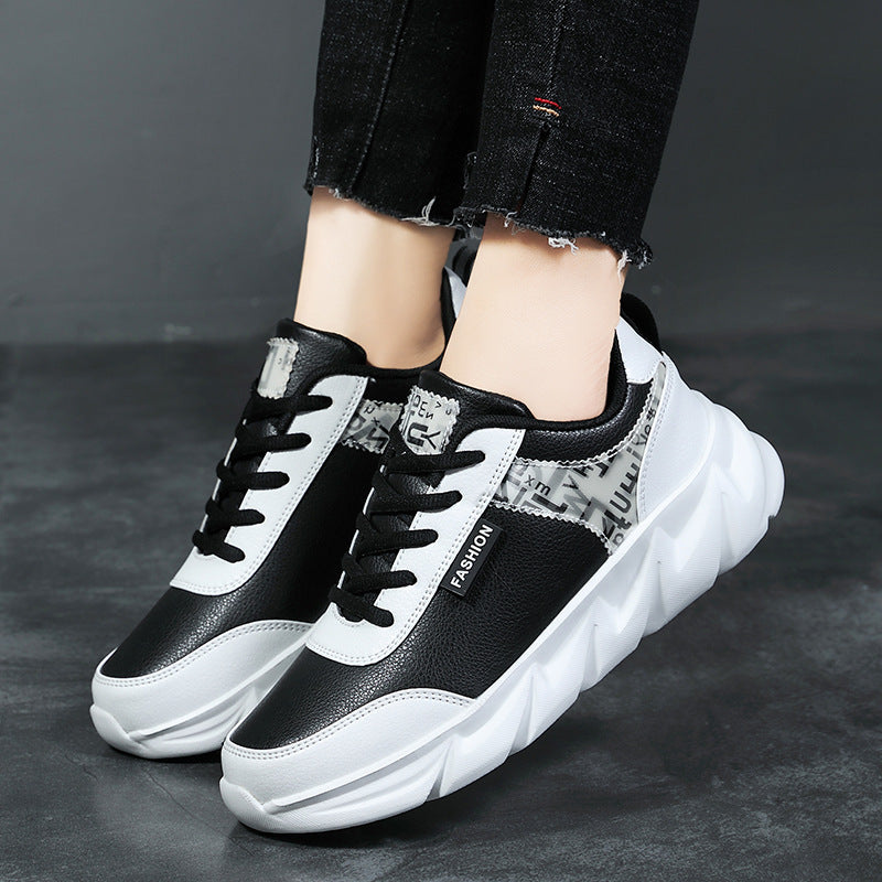 Damen nan urbaner voluminöser Sneaker mit weichem Kunstfellfutter, gepolstertem Einstieg und markanter Profilsohle Echo Archiv