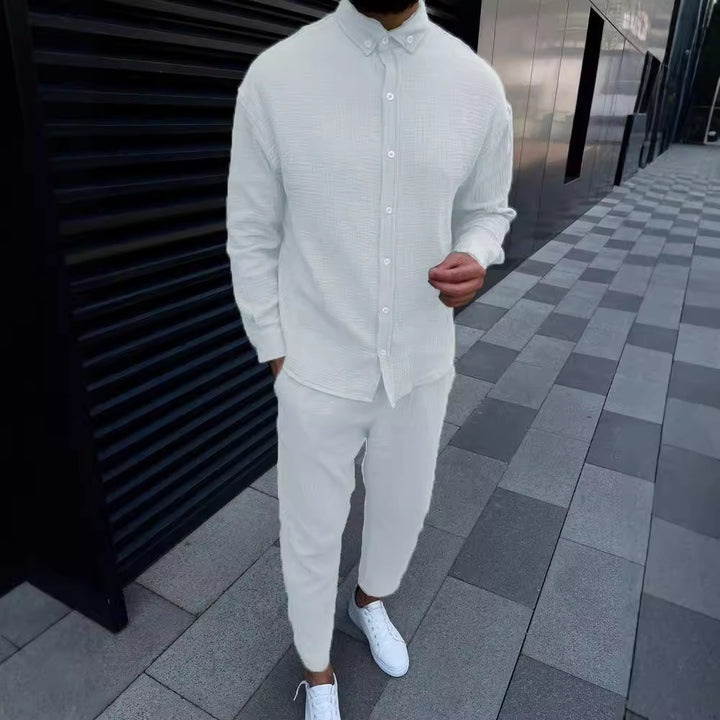 Herren Elegantes Langarmhemd mit strukturiertem Design und modischen Knopfdetails Echoarchiv