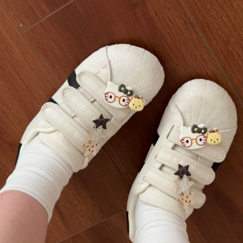 Damen Sneaker mit verstellbarem Klettverschluss und verspielten Applikationen Echo Archiv